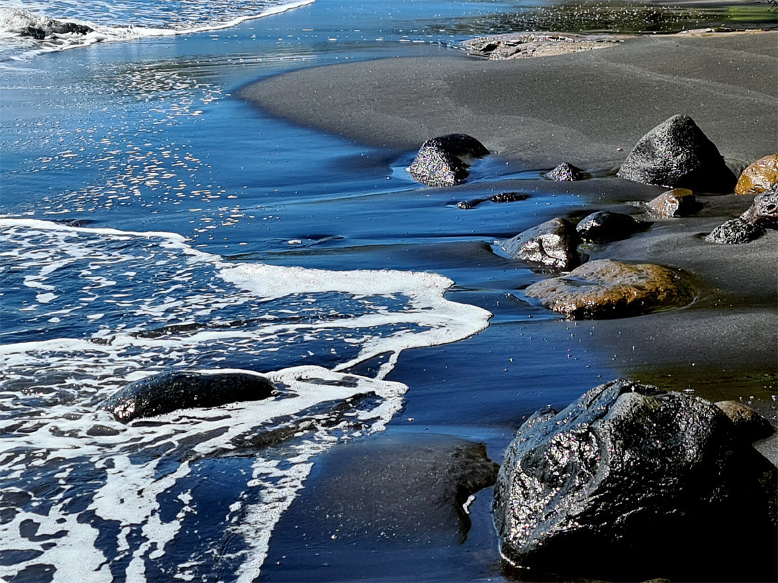 Black sand - photo of Guadeloupe on Hahnemühle paper. 40x30cm