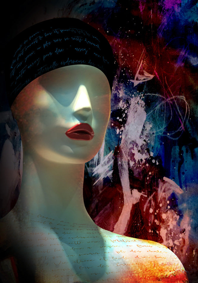 Œuvre d'art numérique "Créature" par Kellestom, portrait surréaliste de mannequin avec écriture manuscrite, impression sur aluminium.