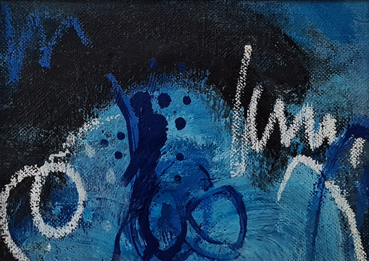 Tableau abstrait intitulé Blue par l'artiste Kellestom, peinture bleue et noire 24x30 cm.